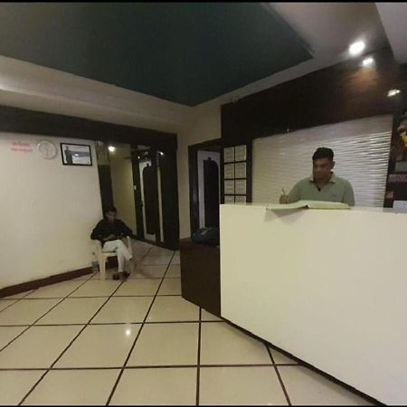 Hotel Sai Ganesh Lodging & Boarding By Wb Inn Titwala Kültér fotó