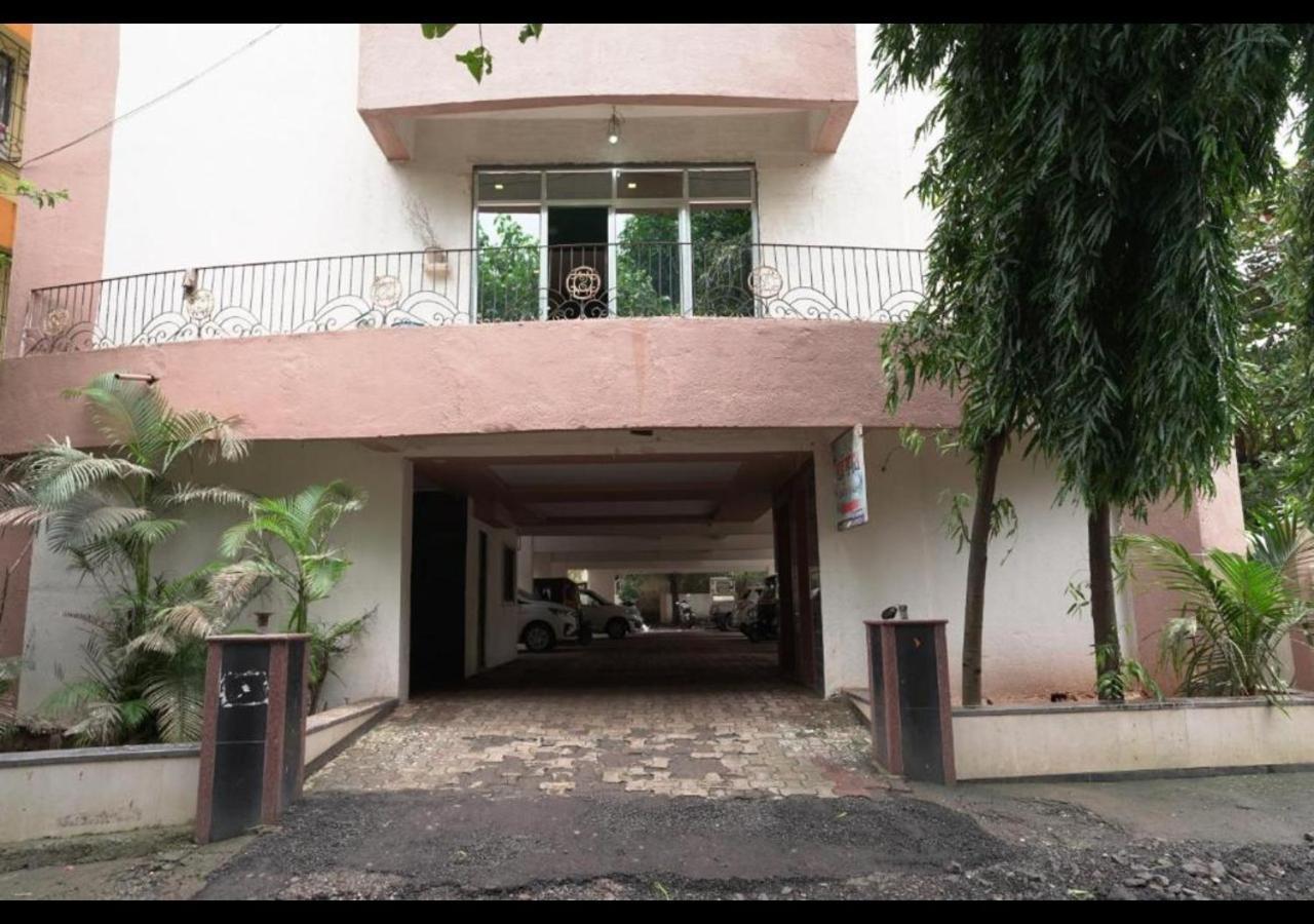 Hotel Sai Ganesh Lodging & Boarding By Wb Inn Titwala Kültér fotó